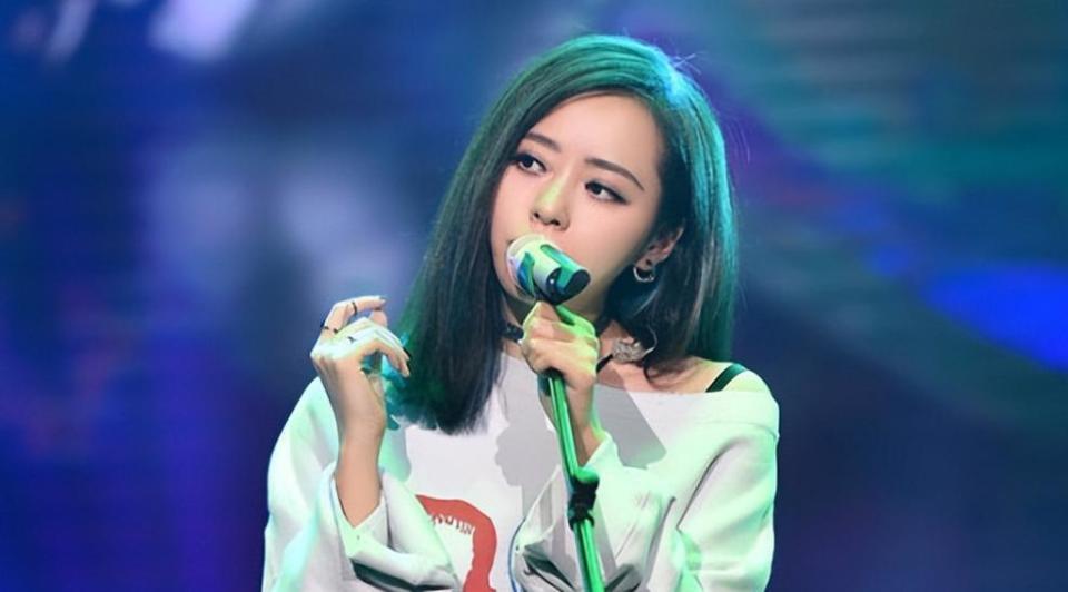 净身出户7年后,完美翻身的张靓颖,“独吞”6亿的前夫拉开差距(图12) 净身出户7年后,完美翻身的张靓颖,“独吞”6亿的前夫拉开差距(图12)