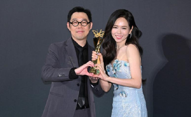 41岁女星官宣怀孕,曾出演《倩女幽魂》,老公长相被嘲不像好人(图7) 41岁女星官宣怀孕,曾出演《倩女幽魂》,老公长相被嘲不像好人(图7)