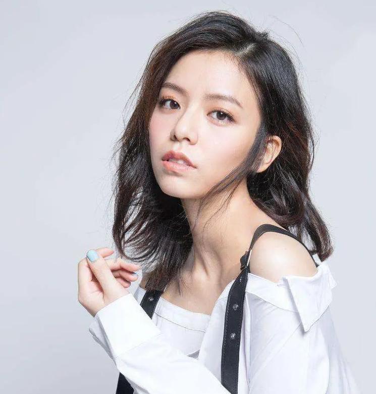 41岁女星官宣怀孕,曾出演《倩女幽魂》,老公长相被嘲不像好人(图2) 41岁女星官宣怀孕,曾出演《倩女幽魂》,老公长相被嘲不像好人(图2)