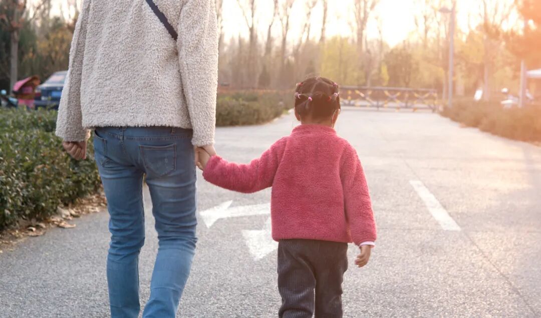 家长烧钱，小孩受罪，学校运动会变味了(图3)