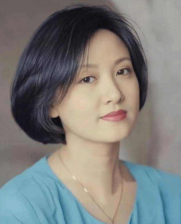 68岁邓婕：离婚协议成她一生的痛，继子不争气，养女越长越像丈夫！(图6)