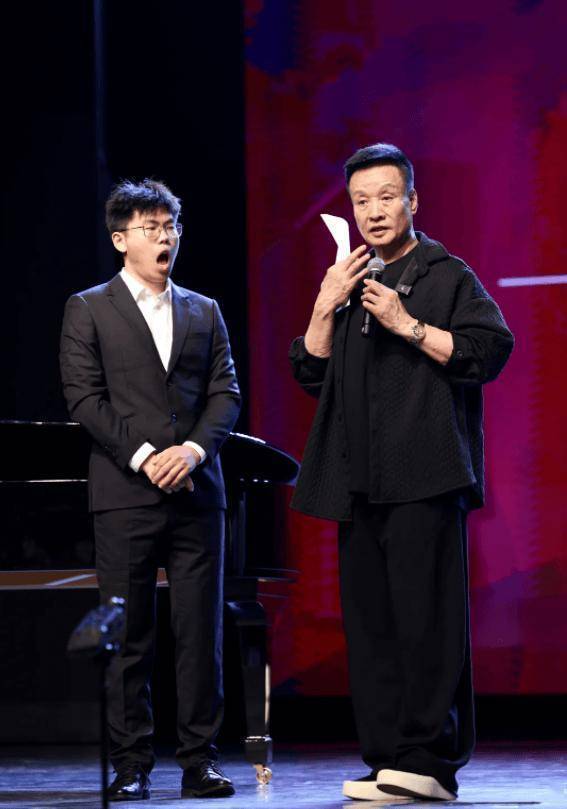 内娱最深情的男人是他!娶15岁爱上的女孩,陪妻子抗癌36年不离不弃(图4) 内娱最深情的男人是他!娶15岁爱上的女孩,陪妻子抗癌36年不离不弃(图4)