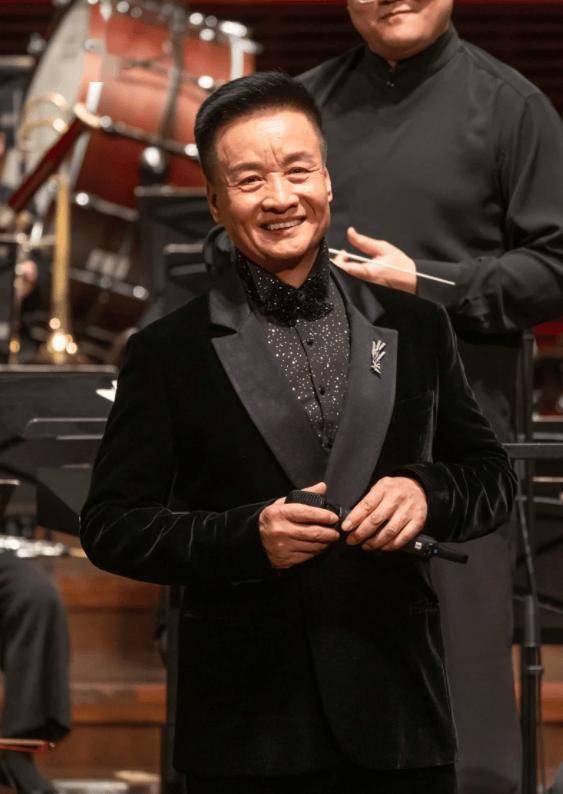 内娱最深情的男人是他!娶15岁爱上的女孩,陪妻子抗癌36年不离不弃(图9) 内娱最深情的男人是他!娶15岁爱上的女孩,陪妻子抗癌36年不离不弃(图9)