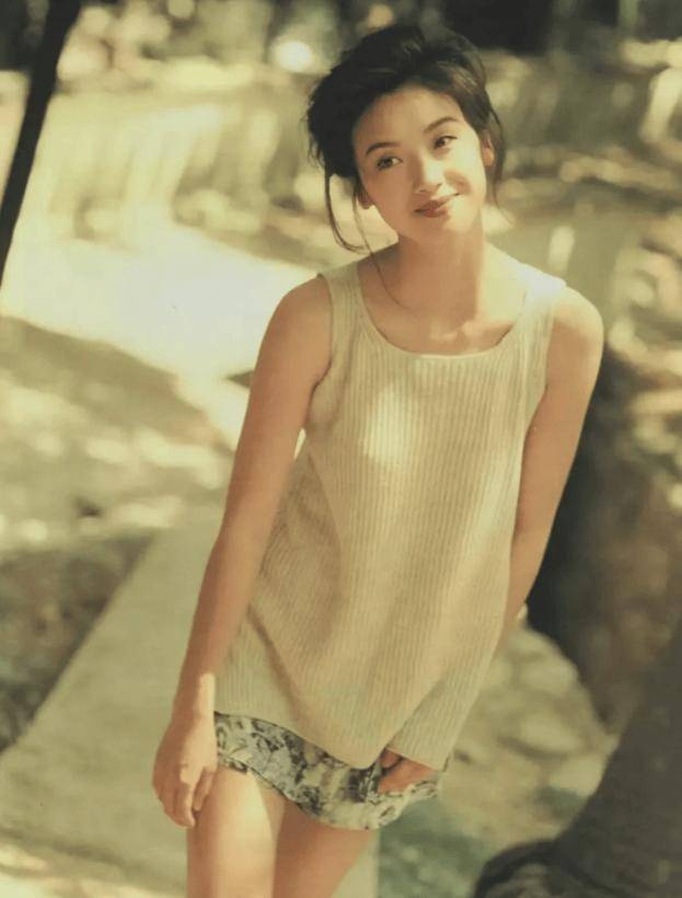 香港一代玉女,拒绝刘德华求婚后,被家暴12年,她如今还好吗?(图4) 香港一代玉女,拒绝刘德华求婚后,被家暴12年,她如今还好吗?(图4)