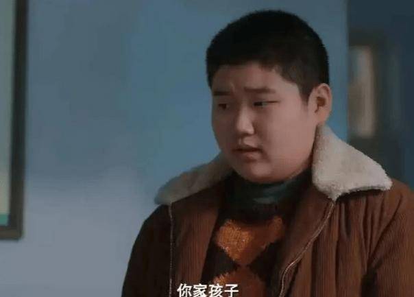 恋上已婚男，闪婚闪离，35岁嫁初婚老公，44岁的她新剧一秒圈粉！(图2)