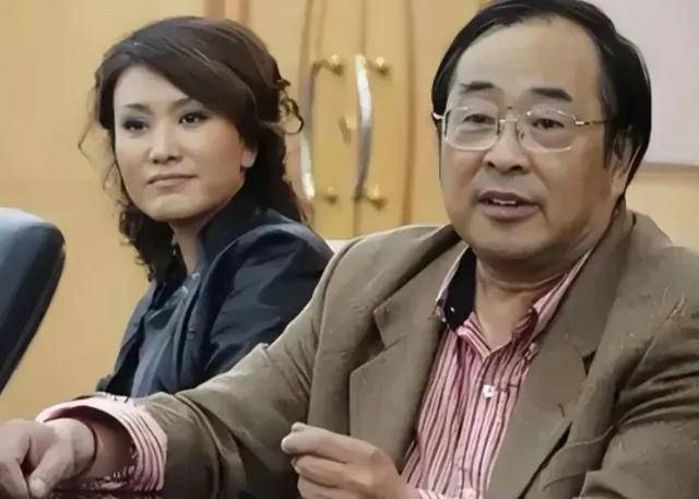 36岁嫁人，46岁守寡，嫁大23岁导演的王茜，已经走上另一条大道(图4)