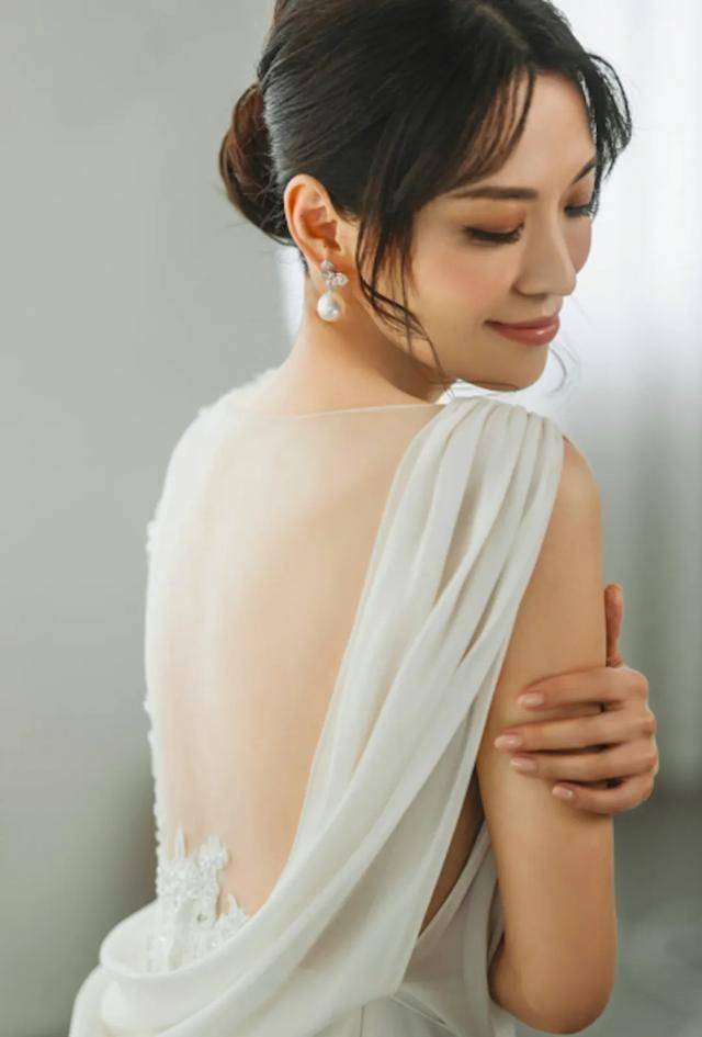 TVB花旦为老公庆生!结婚三年暂未考虑跟对方生小孩：他自己都有了(图1)