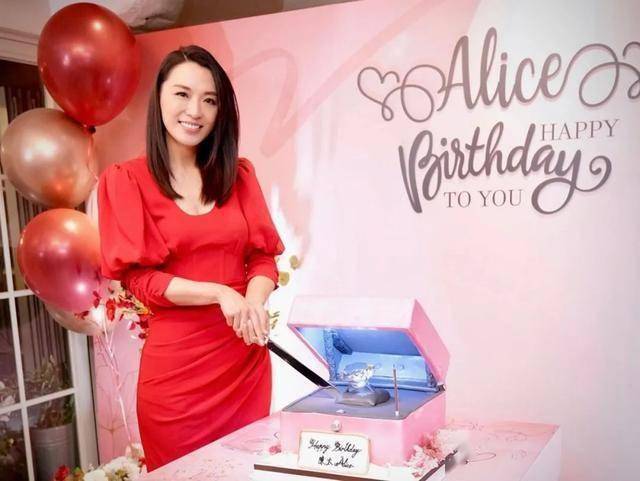 TVB花旦为老公庆生!结婚三年暂未考虑跟对方生小孩：他自己都有了(图11)