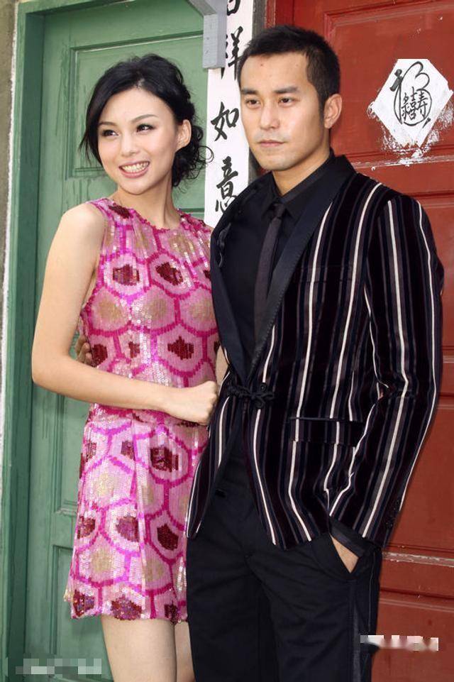 38岁华姐冠军朱璇罕露面，状态仍惊艳，淡出幕前嫁富二代已育两子(图4)