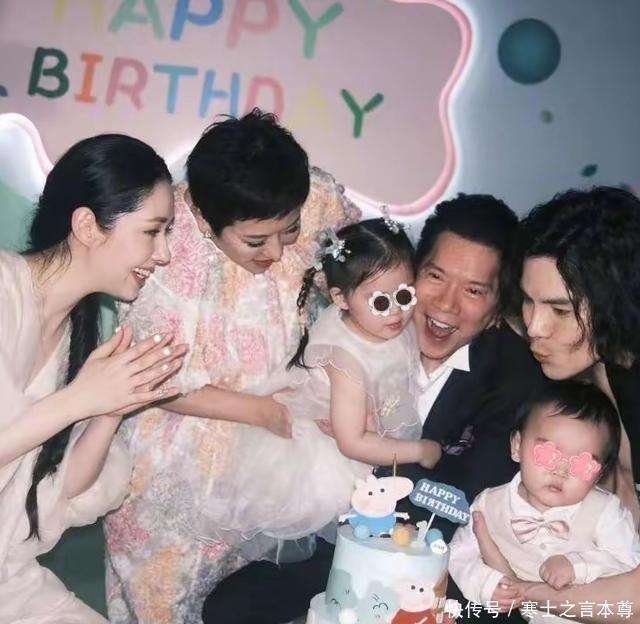 郭碧婷首次回应婚姻争议，在家不受气，向佐是个好爸爸，向太不抠(图4)