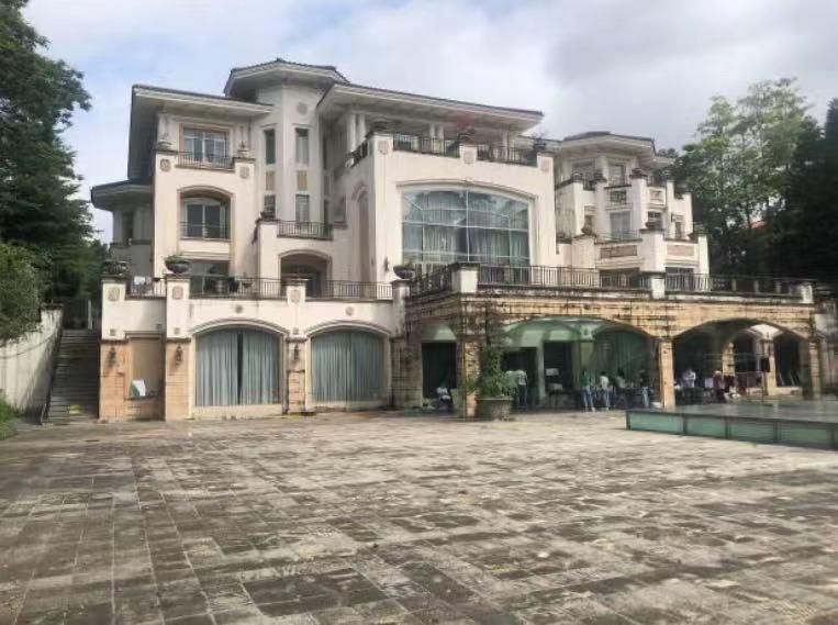 估值2亿元别墅6673万元起拍没人要，该别墅系“中科创系”案件涉案资产(图1)