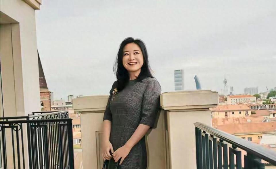 事业巅峰拒上春晚，解散公司淡出综艺，贾玲“逆行”到底藏着什么？(图5)