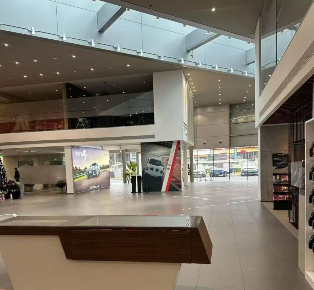 保时捷中心总经理带头连夜搬空车辆，贵阳郑州两地三店暂停营业，控股方否认“投资人跑路”(图4)