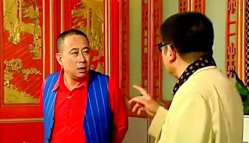 前妻嫁给了同事，他转头娶小30岁娇妻，如今72岁的龚仁龙过得怎样(图1)