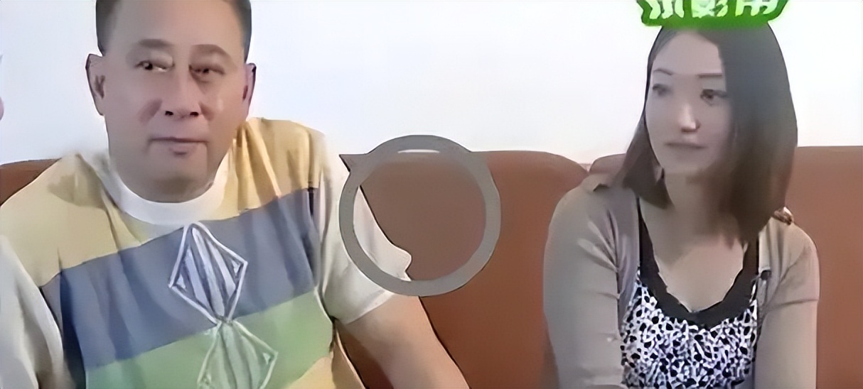 前妻嫁给了同事，他转头娶小30岁娇妻，如今72岁的龚仁龙过得怎样(图10)