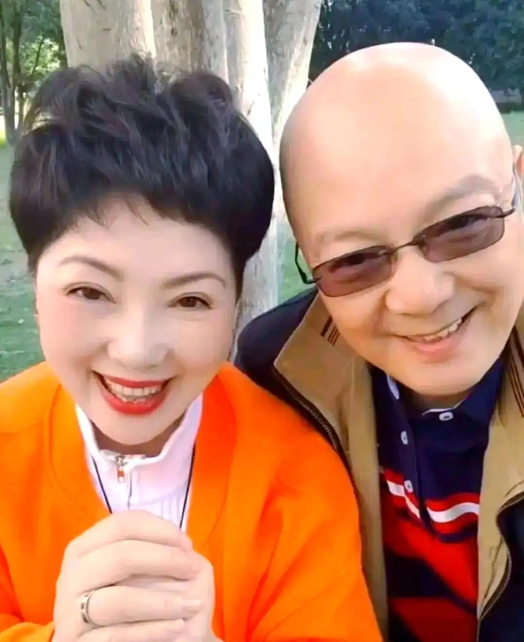 前妻嫁给了同事，他转头娶小30岁娇妻，如今72岁的龚仁龙过得怎样(图8)