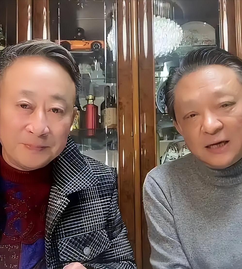 前妻嫁给了同事，他转头娶小30岁娇妻，如今72岁的龚仁龙过得怎样(图19)