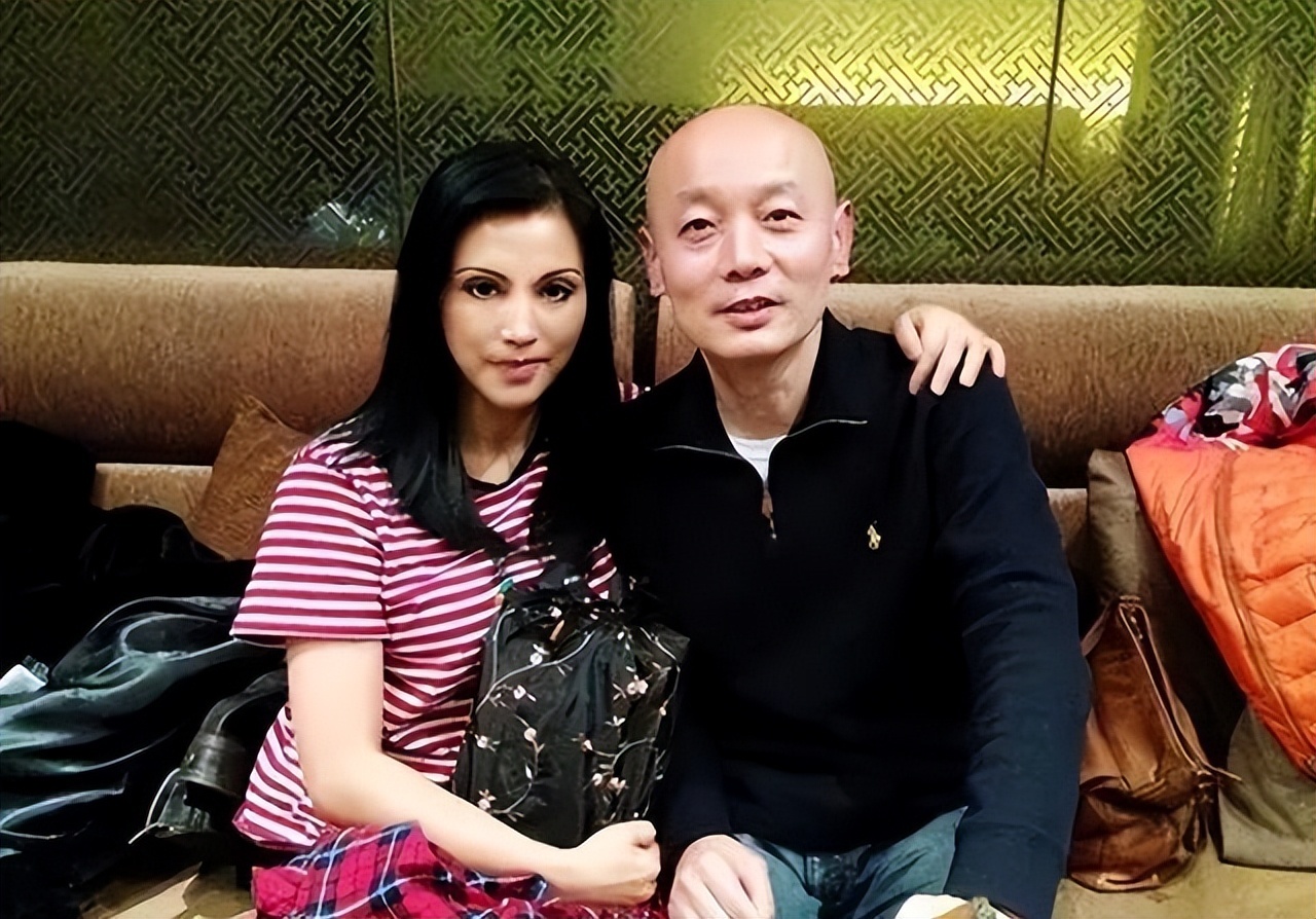 62岁张晓敏现状：定居加拿大，事业有成儿女双全，模样大变认不出(图3)