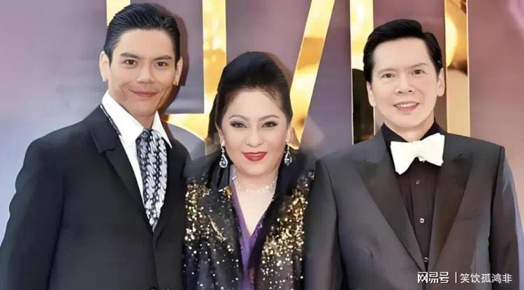 长得丑、演戏烂!爹妈“强捧都不红”都4位星二代,别霍霍观众了(图4) 长得丑、演戏烂!爹妈“强捧都不红”都4位星二代,别霍霍观众了(图4)