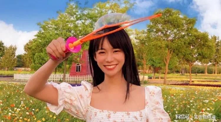 长得丑、演戏烂!爹妈“强捧都不红”都4位星二代,别霍霍观众了(图25) 长得丑、演戏烂!爹妈“强捧都不红”都4位星二代,别霍霍观众了(图25)