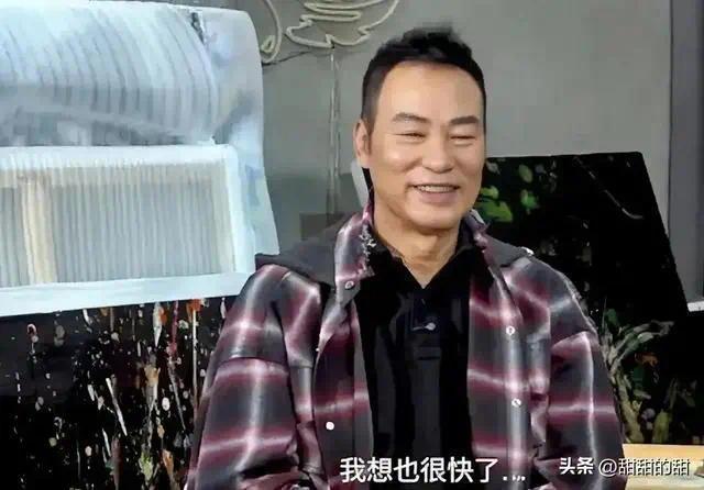 64岁黄日华藏不住了？任达华喊“快了”，关宝慧5年绯闻要成真？(图3)