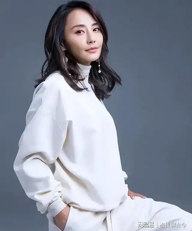 和吴奇隆离婚16年后,嫁给外国老公的马雅舒,最终还是自食苦果(图4) 和吴奇隆离婚16年后,嫁给外国老公的马雅舒,最终还是自食苦果(图4)