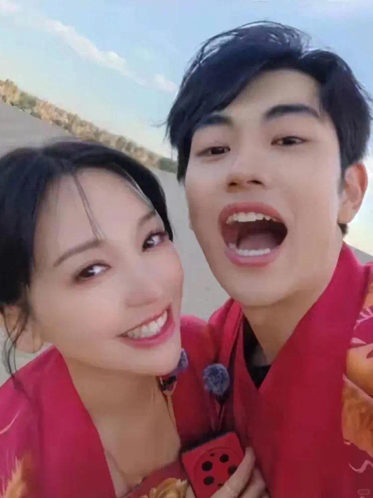 43岁金莎的婚房火了，装饰高级，一点俗气