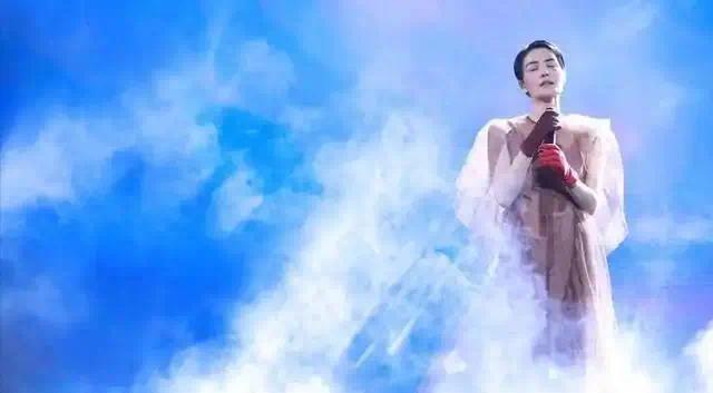 官方发文，高调官宣56岁王菲喜讯，让谢霆锋和整个娱乐圈沉默了(图12)