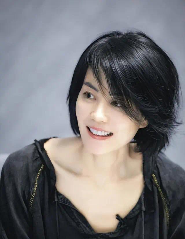 官方发文，高调官宣56岁王菲喜讯，让谢霆锋和整个娱乐圈沉默了(图20)