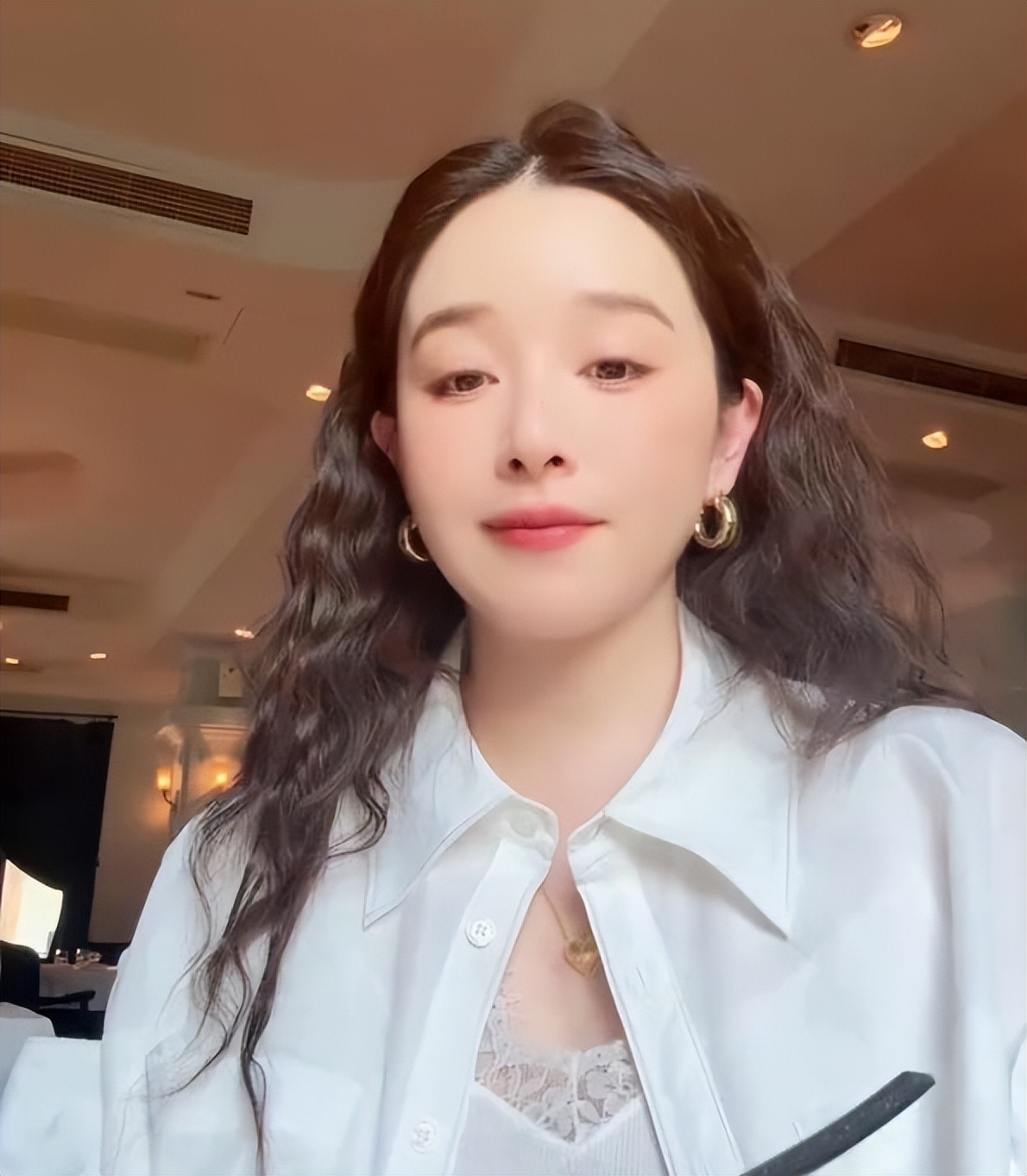 阚清子被曝畸形儿夭折不到一天，前任经纪人发声，担心的事发生了(图22)