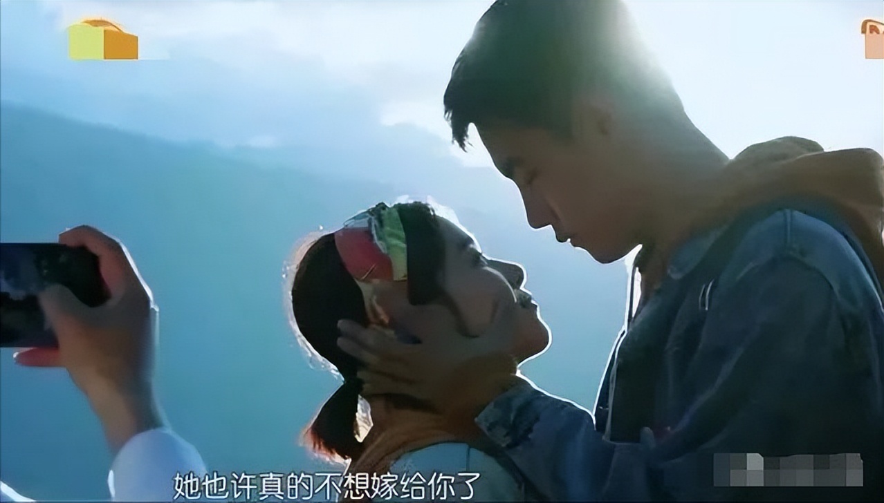 阚清子被曝畸形儿夭折不到一天，前任经纪人发声，担心的事发生了(图23)