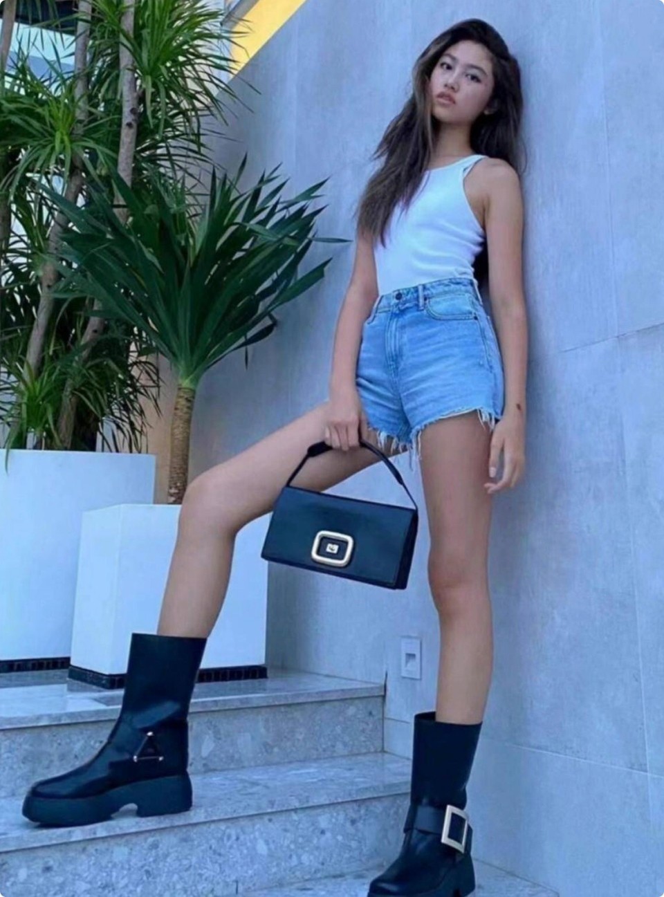 任达华女儿生日照太惊艳，性感美艳大长腿，21岁颜值不输超模妈妈(图5)