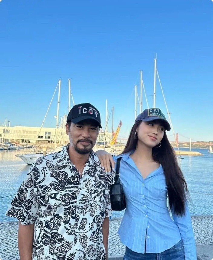 任达华女儿生日照太惊艳，性感美艳大长腿，21岁颜值不输超模妈妈(图13)