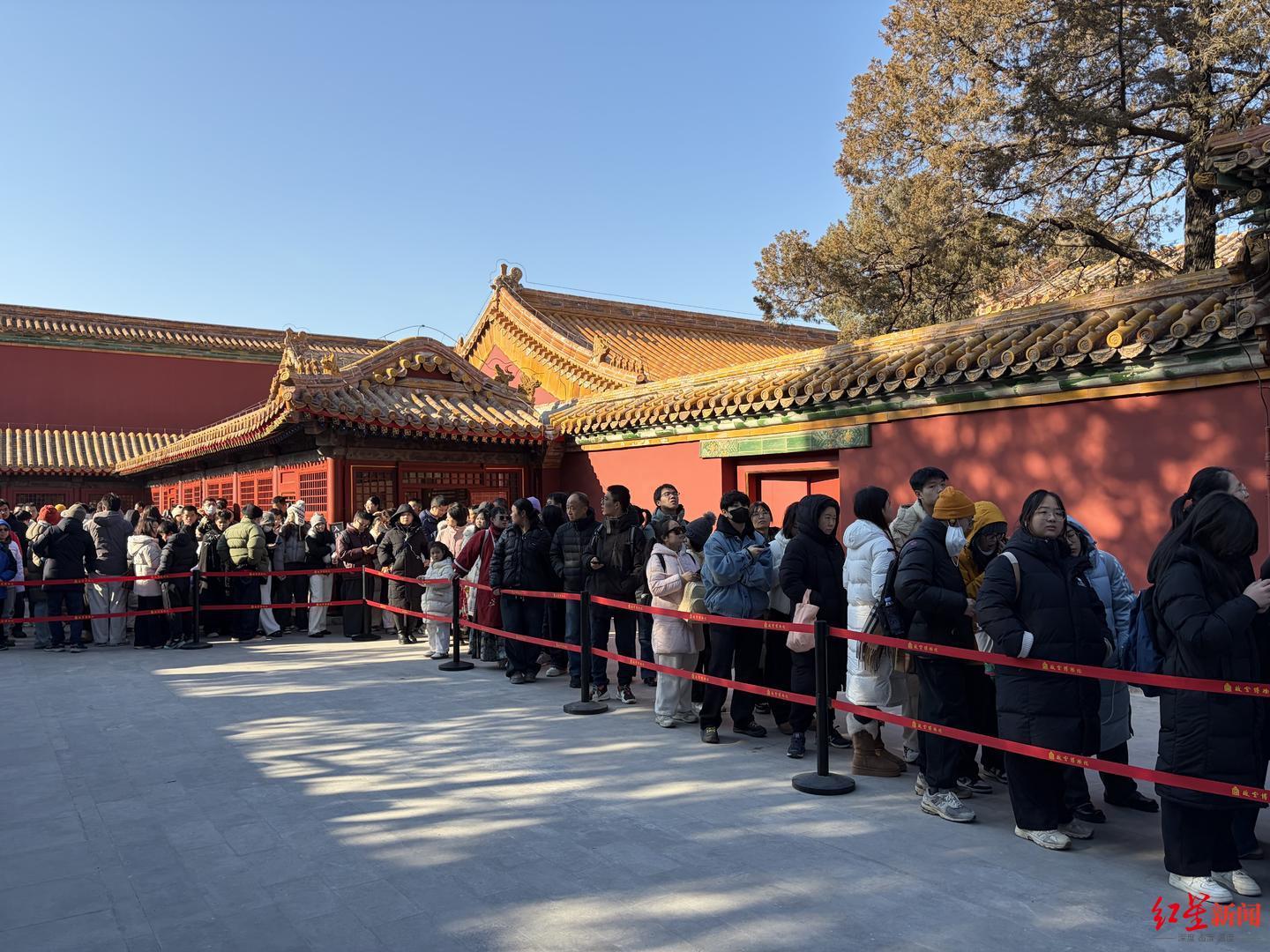 故宫养心殿时隔10年重开，首个周末实探：高峰期限流，看三希堂要“靠身体”(图3)
