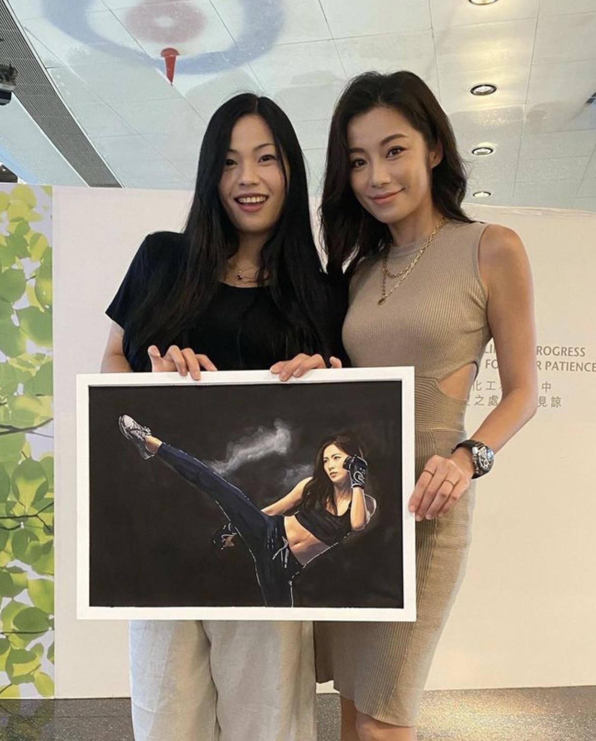 75岁港星小36岁未婚妻被曝已婚，冬至与丈夫在老家吃饭，儿子16岁(图7)