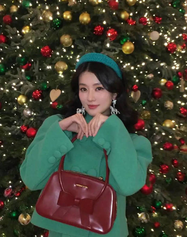 乔欣红绿撞色穿搭贵气千金范十足(图5)
