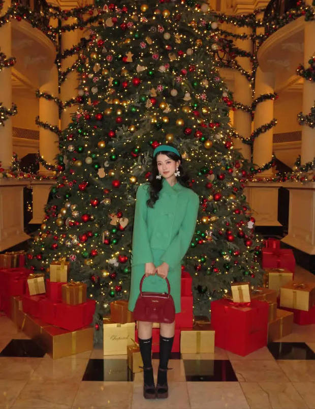 乔欣红绿撞色穿搭贵气千金范十足(图6)