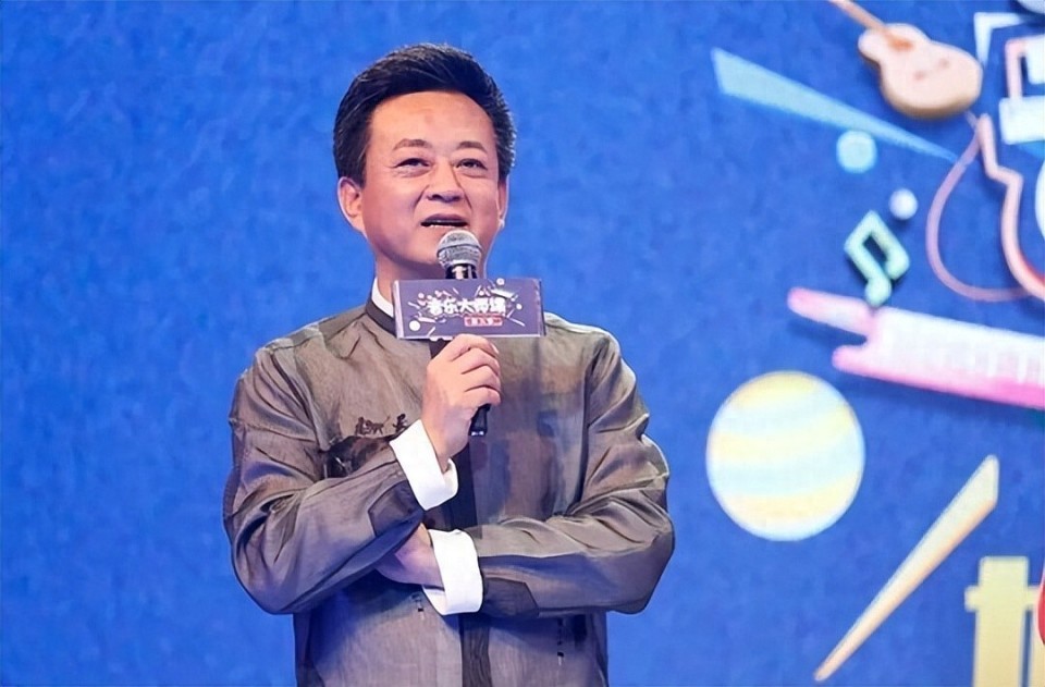 朱军高调发文，坦白与谭梅婚姻细节，诬告风