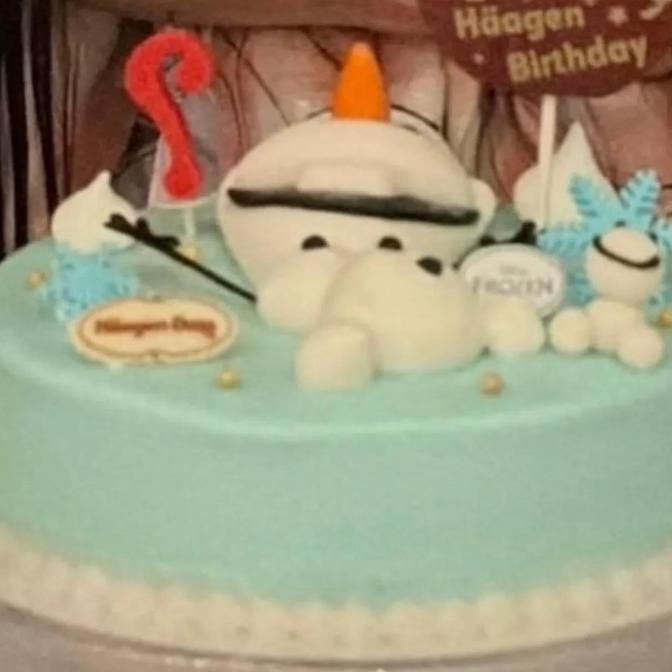 林心如为老公庆生！亲手做猪脚面配着红酒，蛋糕上是女儿爱的雪宝(图2)