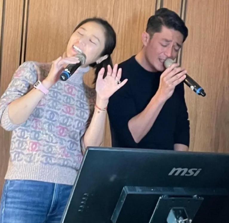 林心如为老公庆生！亲手做猪脚面配着红酒，蛋糕上是女儿爱的雪宝(图3)