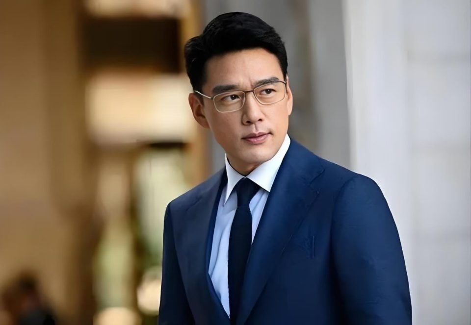 原来王耀庆的妻子是她，怪得不演啥都能火，真是娶一个贤妻旺三代(图1)