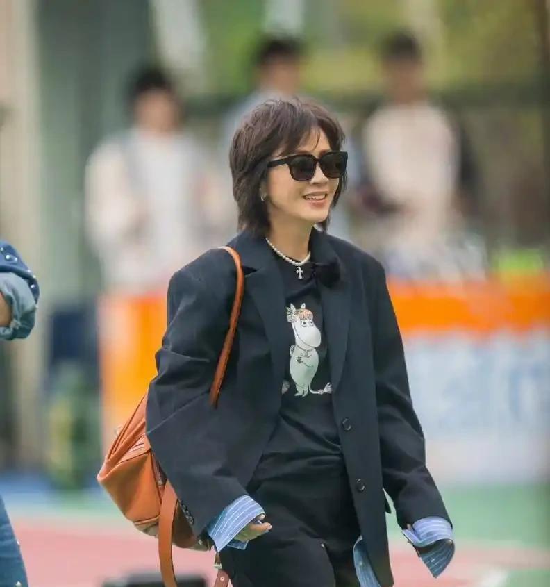 一个被窝睡不出两类人，一路繁花刘嘉玲口碑暴涨，王菲也沾光(图1)