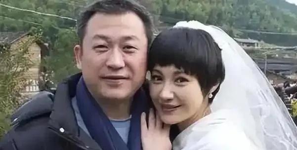 杨雪老公和女儿照片曝光!16岁女儿颜值神似母亲,老公长相被吐槽(图6) 杨雪老公和女儿照片曝光!16岁女儿颜值神似母亲,老公长相被吐槽(图6)