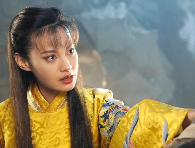 杨雪老公和女儿照片曝光!16岁女儿颜值神似母亲,老公长相被吐槽(图5) 杨雪老公和女儿照片曝光!16岁女儿颜值神似母亲,老公长相被吐槽(图5)