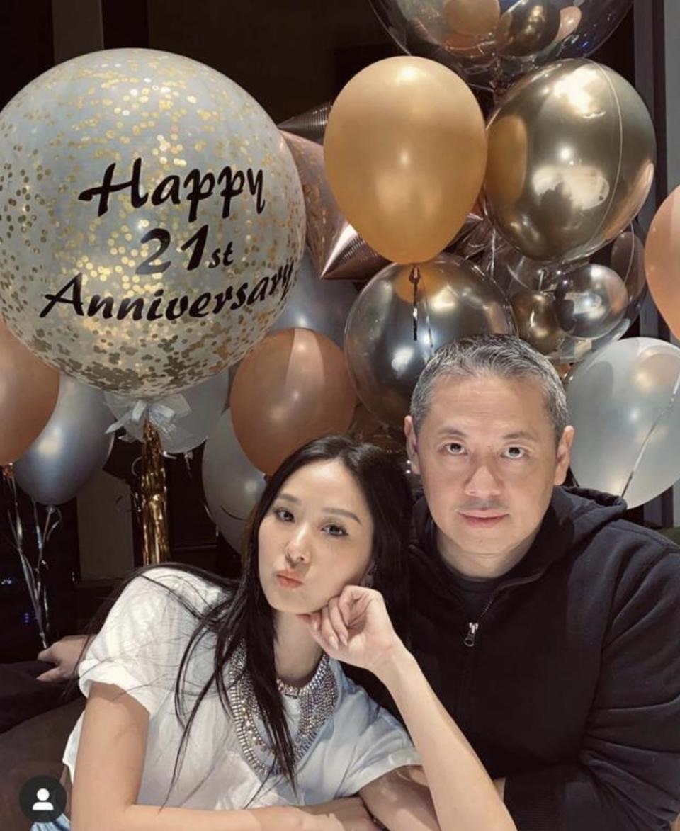 孙芸芸携女儿回台湾过圣诞,合照被误会是姐妹,47岁穿吊带好年轻(图6) 孙芸芸携女儿回台湾过圣诞,合照被误会是姐妹,47岁穿吊带好年轻(图6)