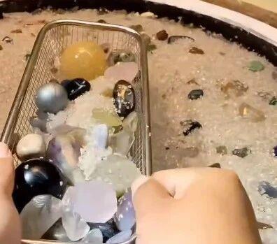 直播间里卖的水晶到底是不是真的？鉴别指南