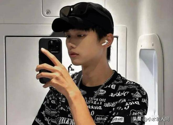 交往150人,偷拍私密视频,顶流男明星自曝丑闻大瓜(图9) 交往150人,偷拍私密视频,顶流男明星自曝丑闻大瓜(图9)