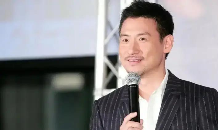 64岁张学友手掌诡异蜡黄,排除沾染香灰,医生的话让无数粉丝破防(图1) 64岁张学友手掌诡异蜡黄,排除沾染香灰,医生的话让无数粉丝破防(图1)