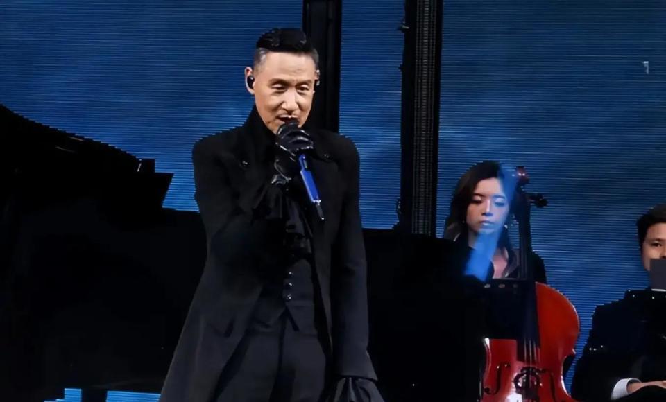 64岁张学友手掌诡异蜡黄,排除沾染香灰,医生的话让无数粉丝破防(图3) 64岁张学友手掌诡异蜡黄,排除沾染香灰,医生的话让无数粉丝破防(图3)