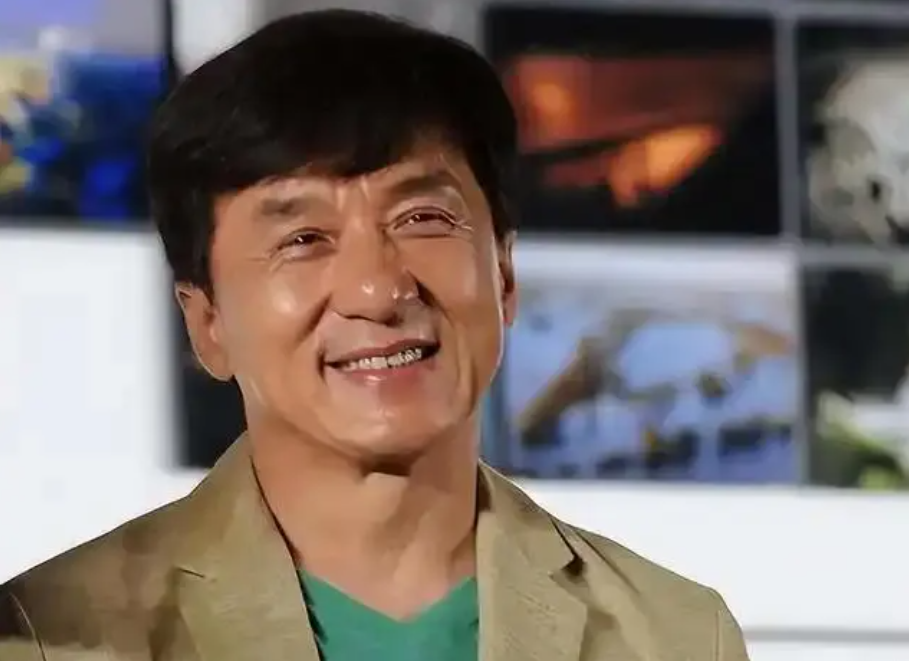 成龙自曝儿子房祖名被自己“骂跑”，如今一年打不了一次电话，并表示：自己错了(图5)